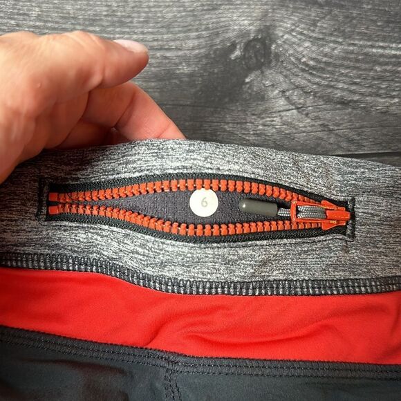 Lululemon shorts size 6 - Picture 3 of 4